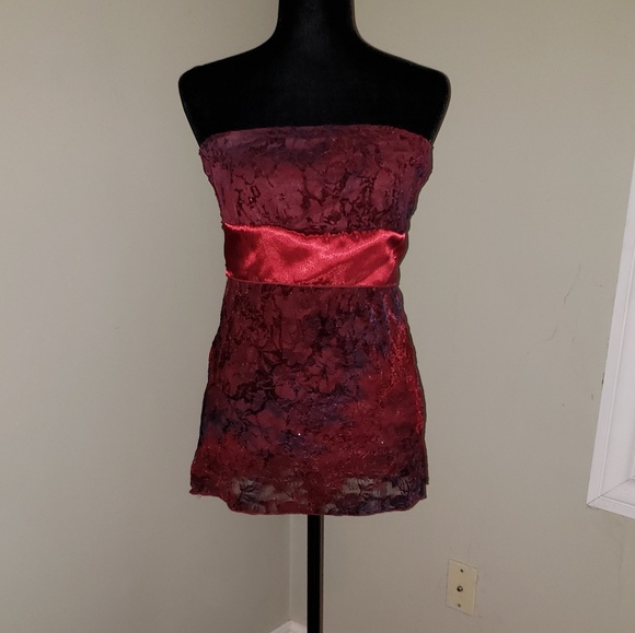 Vanity Tops - Red /black lace detail strapless top w/tieback
